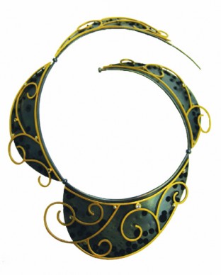 "Round Vine" necklace, made in 2008 (photo by artist)