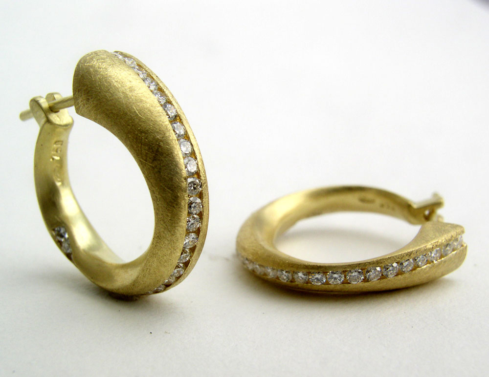 Moebius Diamond Hoop Earrings | the jewelry loupe