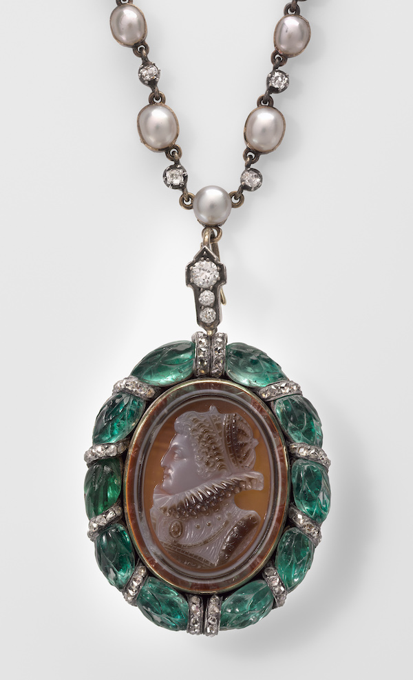 Necklace with a cameo of Elizabeth I Mrs. Philip Newman (English, 1840–1927) about 1890 Gold, silver, diamond, emerald, pearl, and agate * Museum purchase with funds donated by Susan B. Kaplan * Photograph © Museum of Fine Arts, Boston