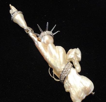 Statue of Liberty pearl brooch